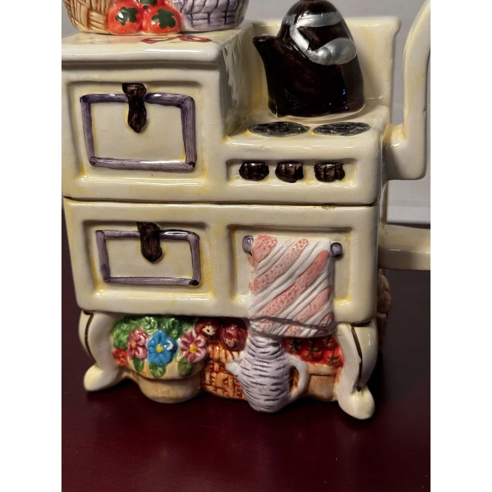 Mini Teapot ~ 2 Pieces ~ Unboxed ~ 3.5 inches ~